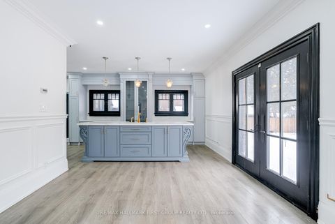 Photo 7 at 512 Simcoe Street N, Central, Oshawa