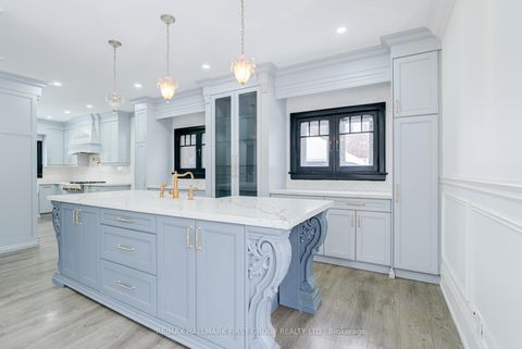 Photo 8 at 512 Simcoe Street N, Central, Oshawa