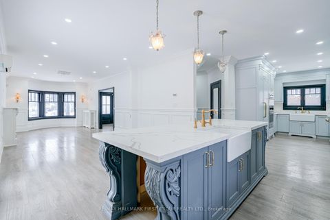 Photo 10 at 512 Simcoe Street N, Central, Oshawa