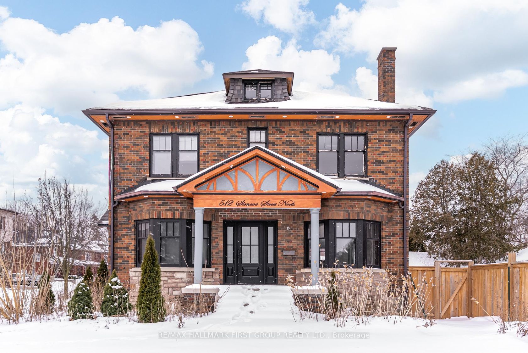 512 Simcoe Street N, Central, Oshawa 