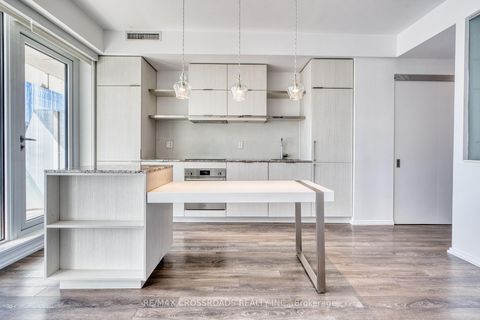 Photo 3 at 1510 - 197 Yonge Street, Yonge Corridor, Toronto