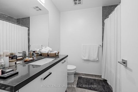 Photo 4 at 521 - 195 McCaul Street, Chinatown, Toronto