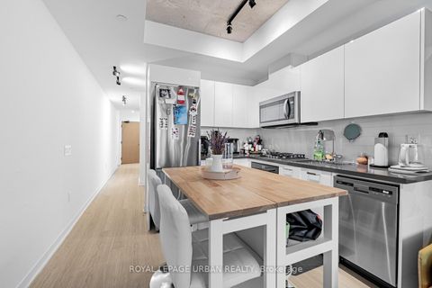 Photo 7 at 521 - 195 McCaul Street, Chinatown, Toronto