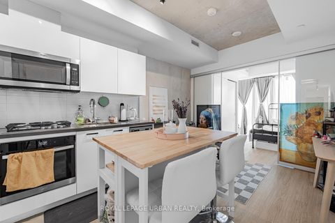 Photo 8 at 521 - 195 McCaul Street, Chinatown, Toronto