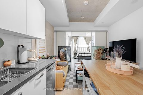 Photo 11 at 521 - 195 McCaul Street, Chinatown, Toronto