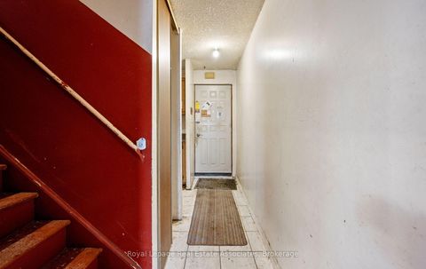 Photo 3 at 101 - 829 Richmond Street W, Niagara, Toronto