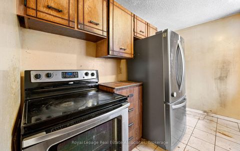 Photo 13 at 101 - 829 Richmond Street W, Niagara, Toronto