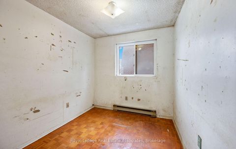 Photo 15 at 101 - 829 Richmond Street W, Niagara, Toronto