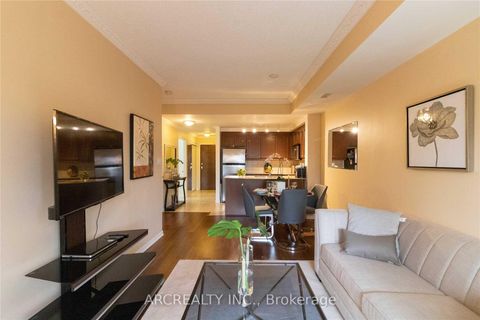 Photo 3 at 313 - 8 Maison Parc Court, Lakeview Estates, Vaughan