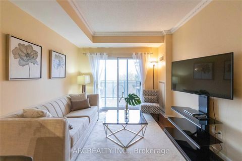 Photo 8 at 313 - 8 Maison Parc Court, Lakeview Estates, Vaughan