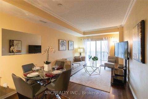 Photo 10 at 313 - 8 Maison Parc Court, Lakeview Estates, Vaughan