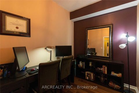 Photo 11 at 313 - 8 Maison Parc Court, Lakeview Estates, Vaughan