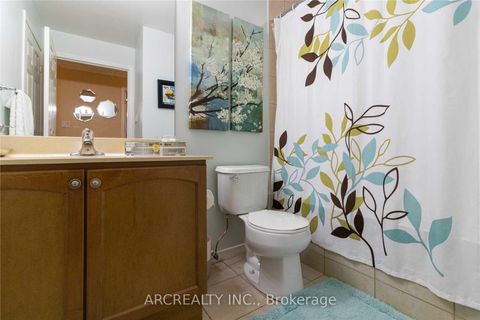 Photo 14 at 313 - 8 Maison Parc Court, Lakeview Estates, Vaughan