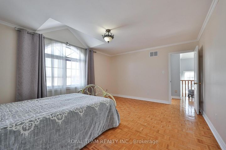 Photo 17 at 2 Sandway Crescent, Maple, Vaughan