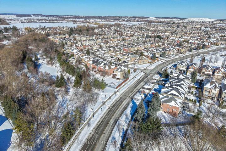 Photo 38 at 2 Sandway Crescent, Maple, Vaughan