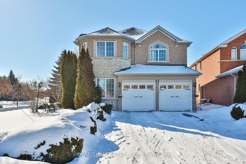 Photo 0 at 2 Sandway Crescent, Maple, Vaughan