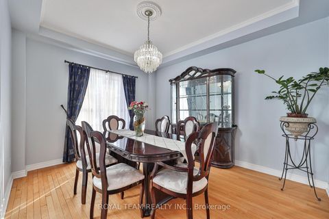 Photo 8 at 2 Sandway Crescent, Maple, Vaughan