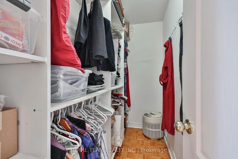 Photo 16 at 2 Sandway Crescent, Maple, Vaughan