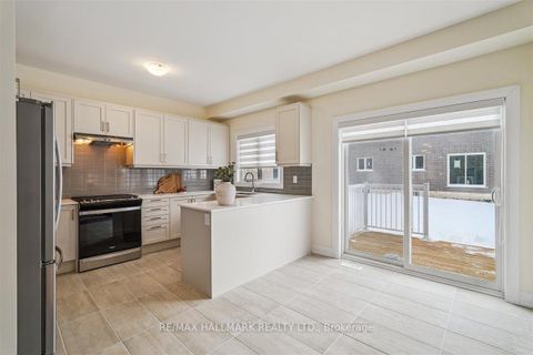 Photo 15 at 21 La Reine Avenue, Oak Ridges, Richmond Hill