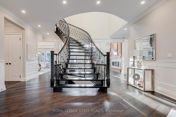 Photo 5 at 126 McGregor Crescent, Ancaster, Hamilton