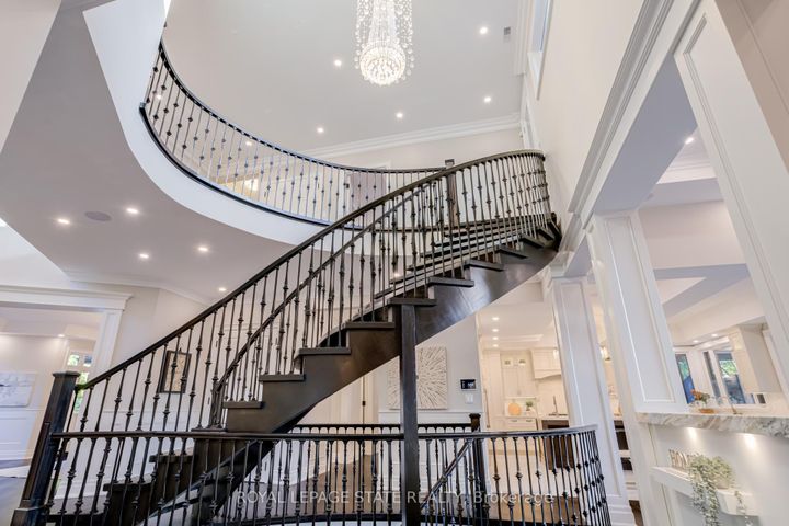 Photo 6 at 126 McGregor Crescent, Ancaster, Hamilton