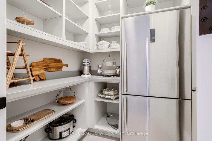 Photo 13 at 126 McGregor Crescent, Ancaster, Hamilton