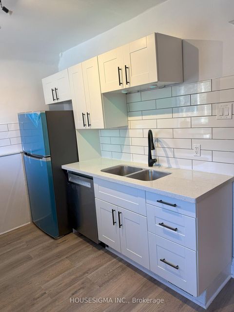 Photo 19 at 256 Woodbine Avenue, The Beaches, Toronto