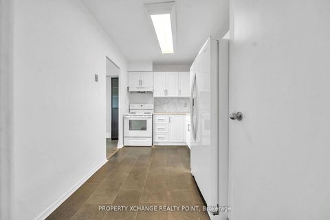 Photo 14 at 1004 - 15 Vicora Linkway Way, Flemingdon Park, Toronto