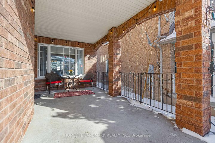 Photo 5 at 5303 Russell View Road, Central Erin Mills, Mississauga