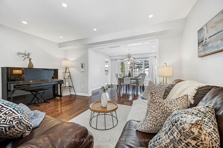 Photo 9 at 5303 Russell View Road, Central Erin Mills, Mississauga