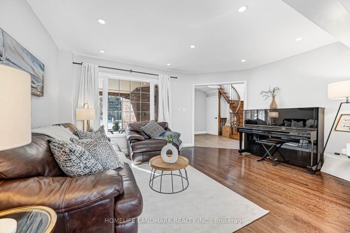 Photo 10 at 5303 Russell View Road, Central Erin Mills, Mississauga