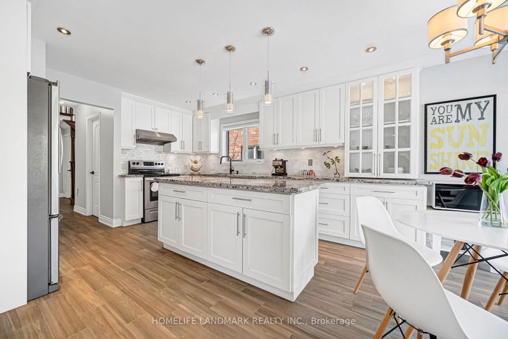 Photo 18 at 5303 Russell View Road, Central Erin Mills, Mississauga