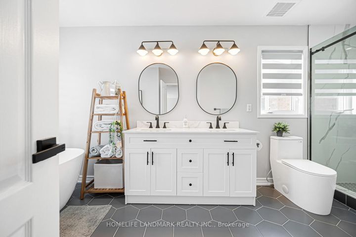 Photo 25 at 5303 Russell View Road, Central Erin Mills, Mississauga