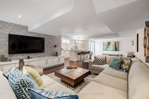 Photo 33 at 16 Northwood Drive, Newtonbrook East, Toronto