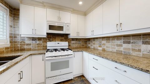 Photo 10 at 24 Fenelon Drive, Donalda, Toronto