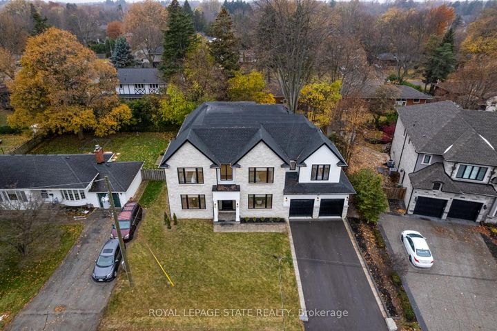 Photo 1 at 102 Cumming Court, Ancaster, Hamilton