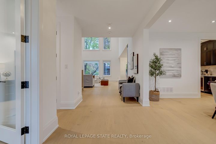 Photo 5 at 102 Cumming Court, Ancaster, Hamilton