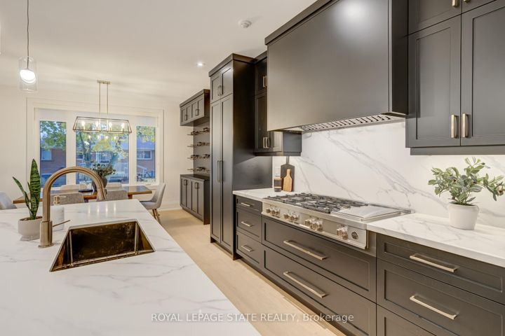 Photo 10 at 102 Cumming Court, Ancaster, Hamilton