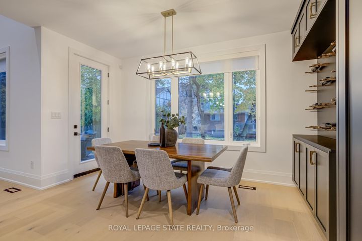 Photo 13 at 102 Cumming Court, Ancaster, Hamilton