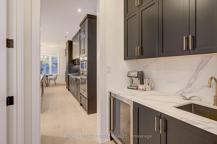 Photo 15 at 102 Cumming Court, Ancaster, Hamilton