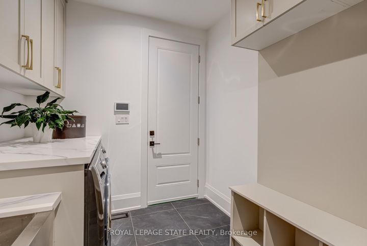 Photo 24 at 102 Cumming Court, Ancaster, Hamilton