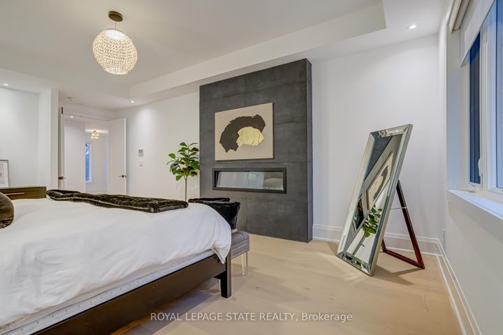 Photo 27 at 102 Cumming Court, Ancaster, Hamilton