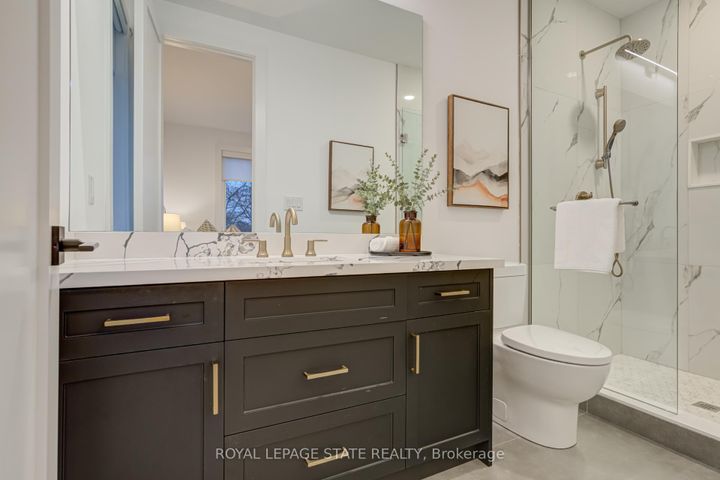 Photo 31 at 102 Cumming Court, Ancaster, Hamilton