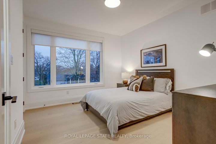 Photo 33 at 102 Cumming Court, Ancaster, Hamilton