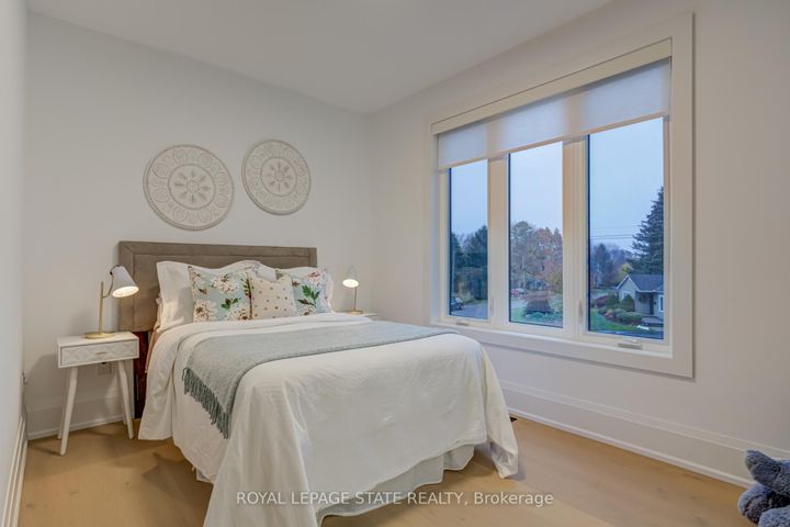 Photo 36 at 102 Cumming Court, Ancaster, Hamilton