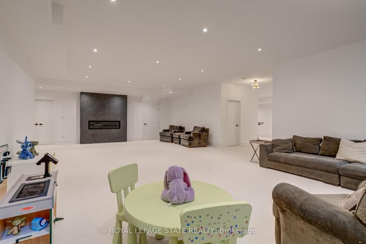 Photo 39 at 102 Cumming Court, Ancaster, Hamilton