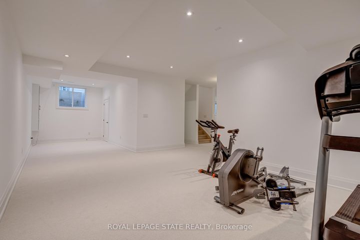 Photo 40 at 102 Cumming Court, Ancaster, Hamilton