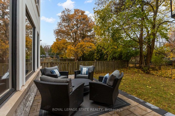 Photo 45 at 102 Cumming Court, Ancaster, Hamilton