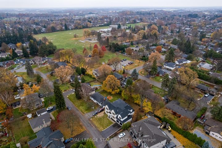 Photo 49 at 102 Cumming Court, Ancaster, Hamilton