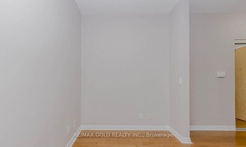 Photo 7 at 2102 - 220 Burnhamthorpe Road W, City Centre, Mississauga